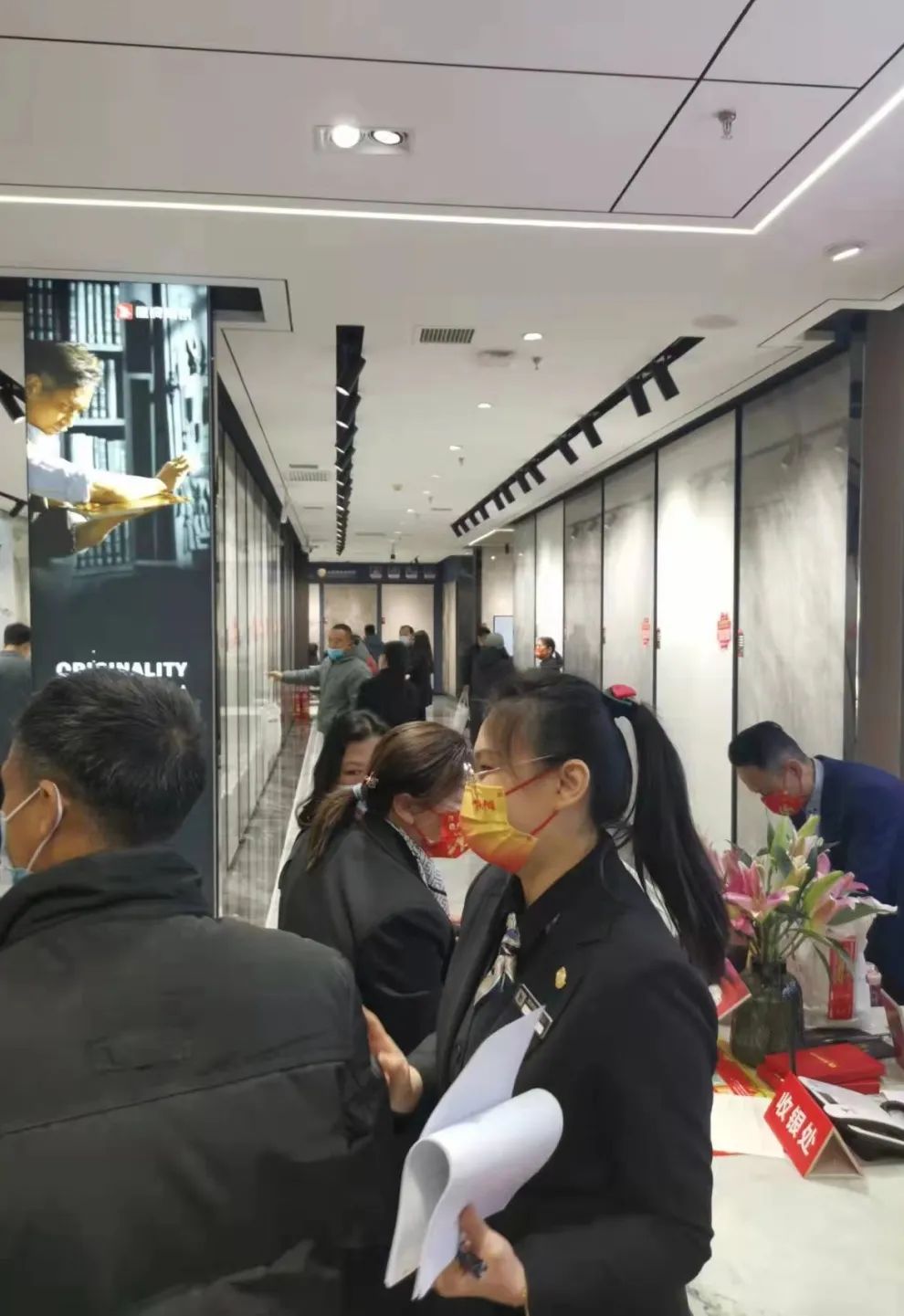 勢不可擋,鷹牌陶瓷終端布局再提速,石家莊1000㎡旗艦店盛大開業!(圖7) 勢不可擋,鷹牌陶瓷終端布局再提速,石家莊1000㎡旗艦店盛大開業!(圖7)