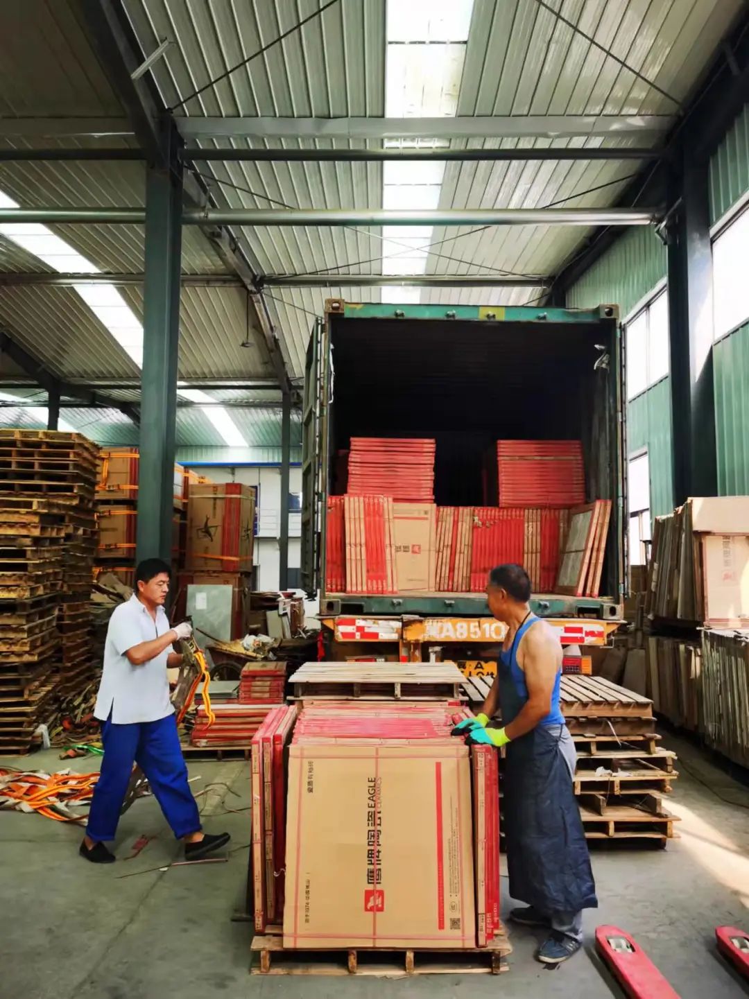 勢不可擋,鷹牌陶瓷終端布局再提速,石家莊1000㎡旗艦店盛大開業!(圖18) 勢不可擋,鷹牌陶瓷終端布局再提速,石家莊1000㎡旗艦店盛大開業!(圖18)