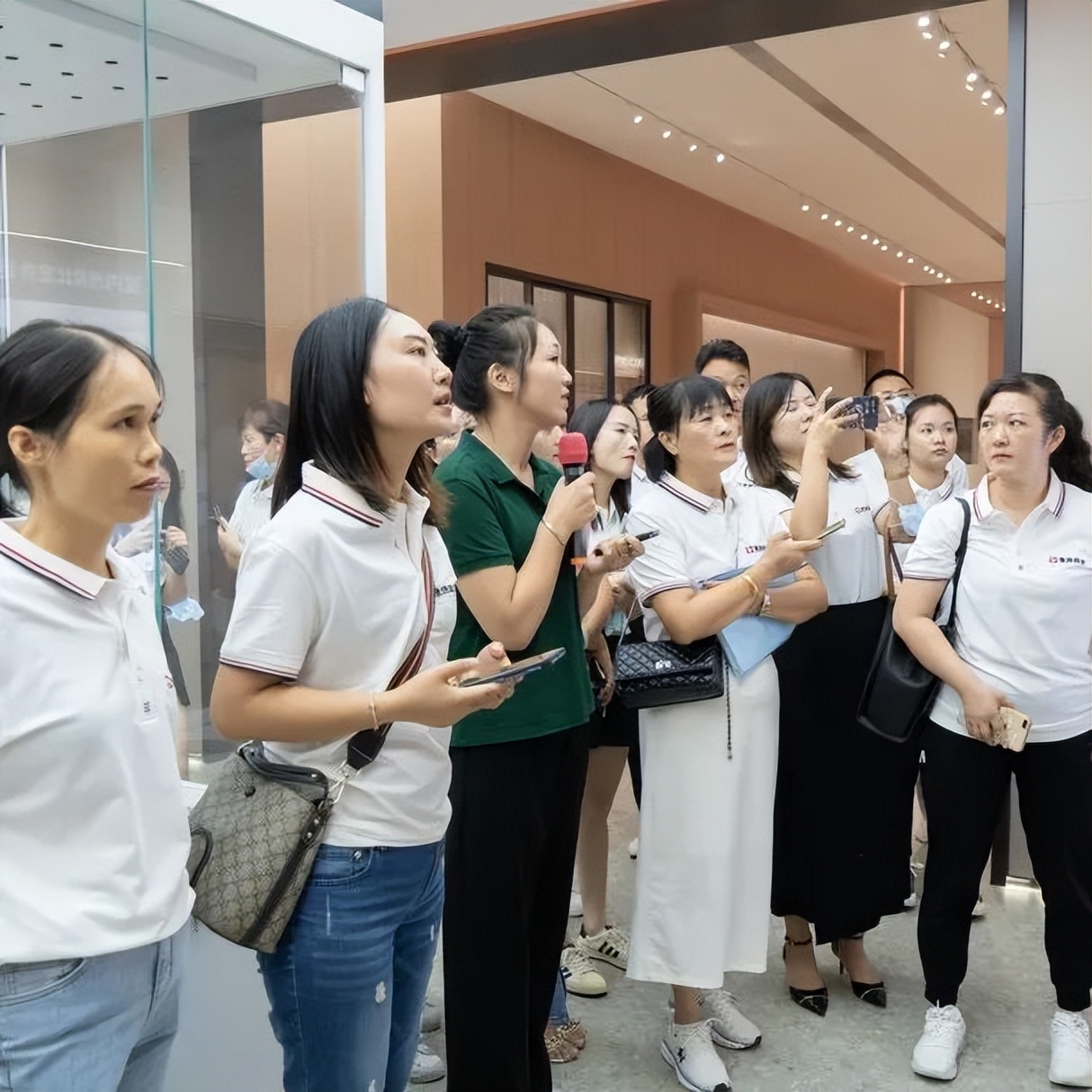 參觀學(xué)習(xí)，加速轉(zhuǎn)變｜鷹牌墻地專家全國店長培訓(xùn)進(jìn)行中！(圖2)