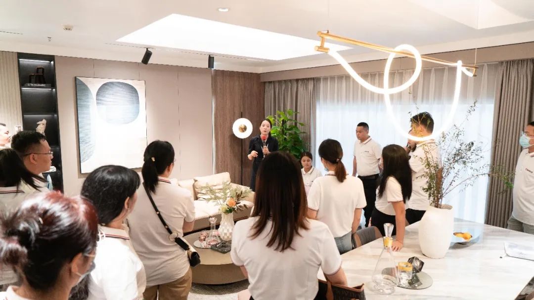 參觀學(xué)習(xí)，加速轉(zhuǎn)變｜鷹牌墻地專家全國店長培訓(xùn)進(jìn)行中！(圖7)