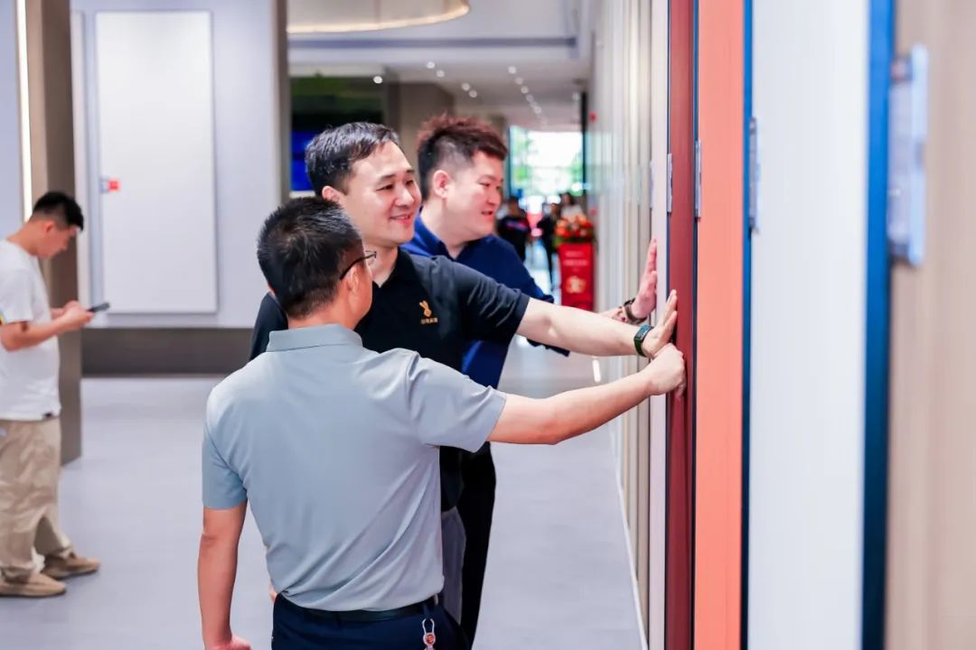 新鷹牌 創未來｜鷹牌新總部展廳盛大揭幕&中國瓷IP新品隆重上市！(圖13)