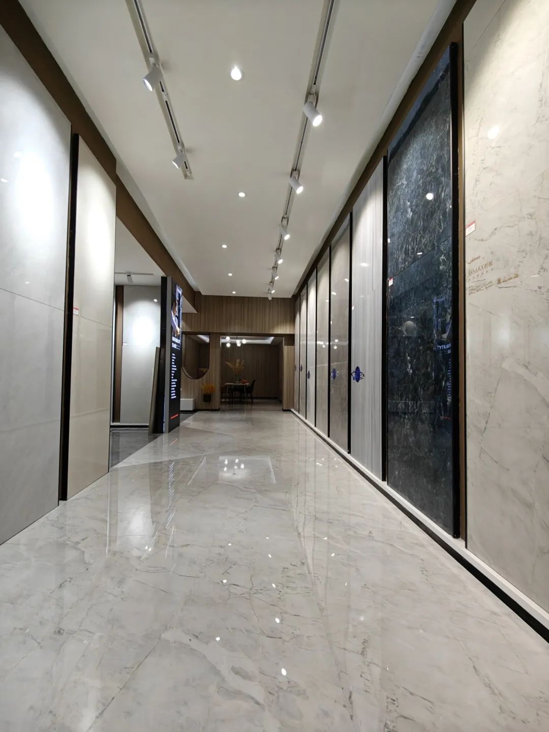 鷹牌50周年 門店風采｜高碑店鷹牌陶瓷：締造品質家居新典范(圖11)