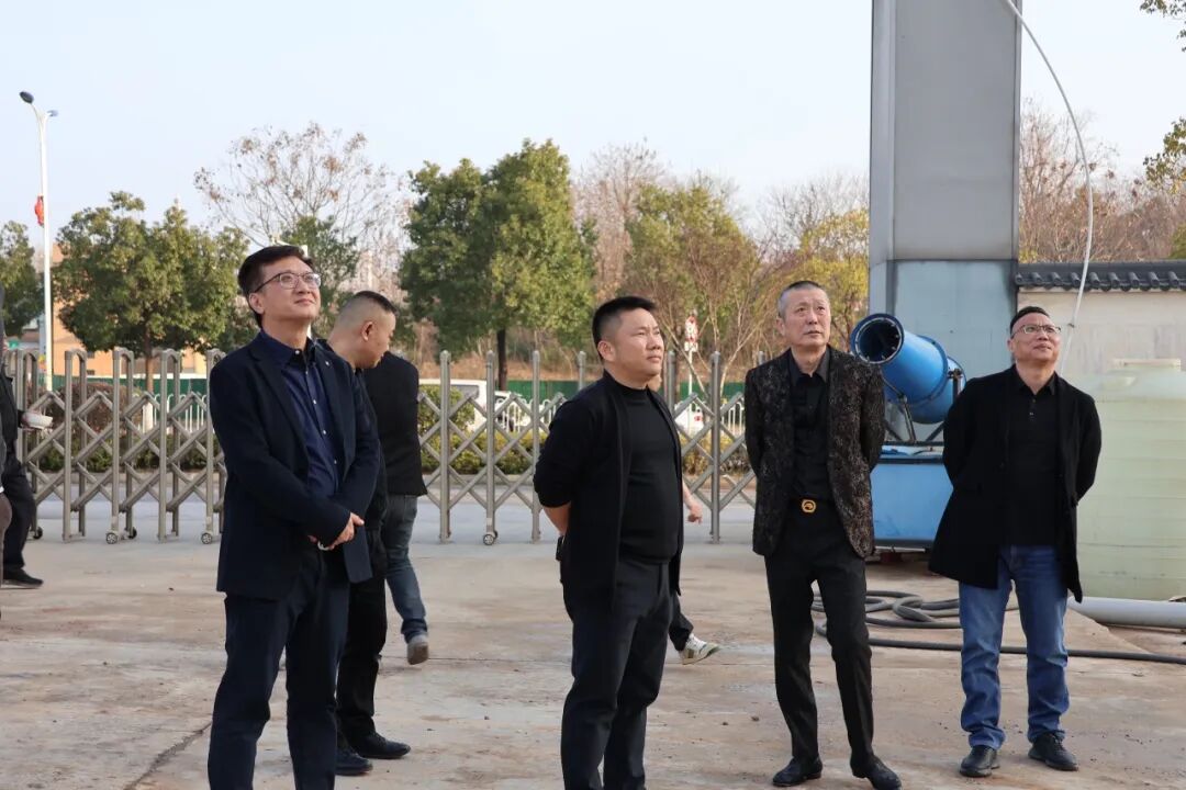 交流互進 共謀發展｜鷹牌集團赴千思裝飾考察交流，共話行業發展新趨勢(圖1)