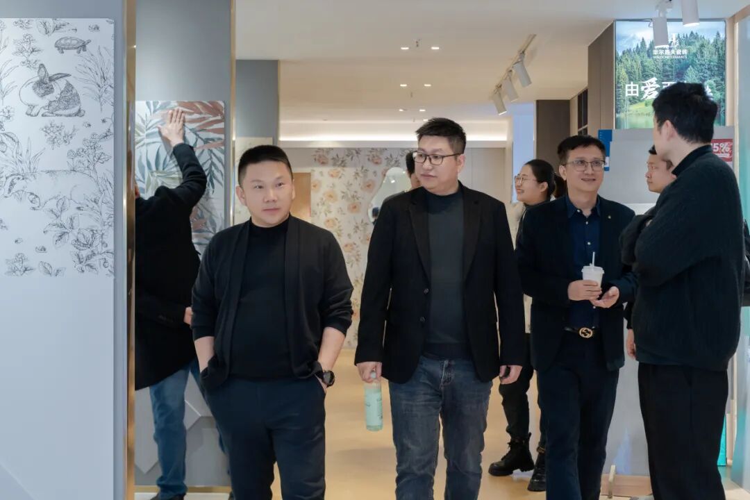交流互進 共謀發展｜鷹牌集團赴千思裝飾考察交流，共話行業發展新趨勢(圖10)