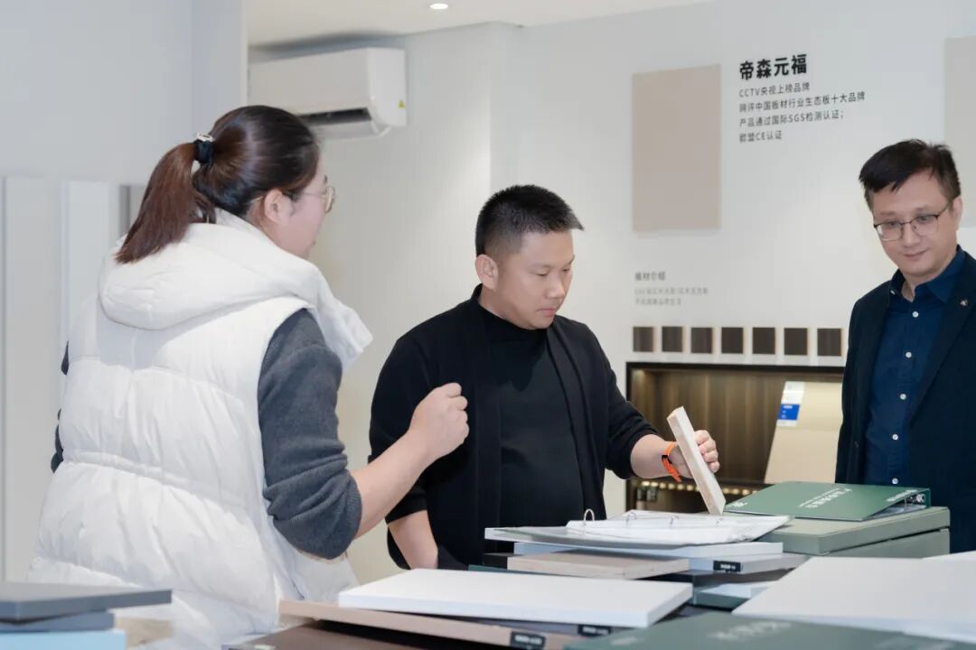 交流互進 共謀發展｜鷹牌集團赴千思裝飾考察交流，共話行業發展新趨勢(圖8)