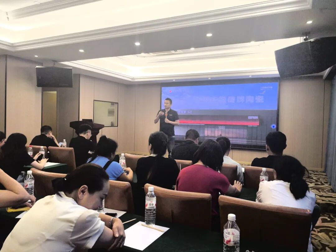 終端賦能 聚力增長｜鷹牌陶瓷華東二區(qū)2025年區(qū)域營銷會議順利舉辦！(圖12)